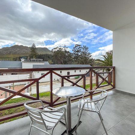 Houw Hoek Hotel Botrivier Bagian luar foto
