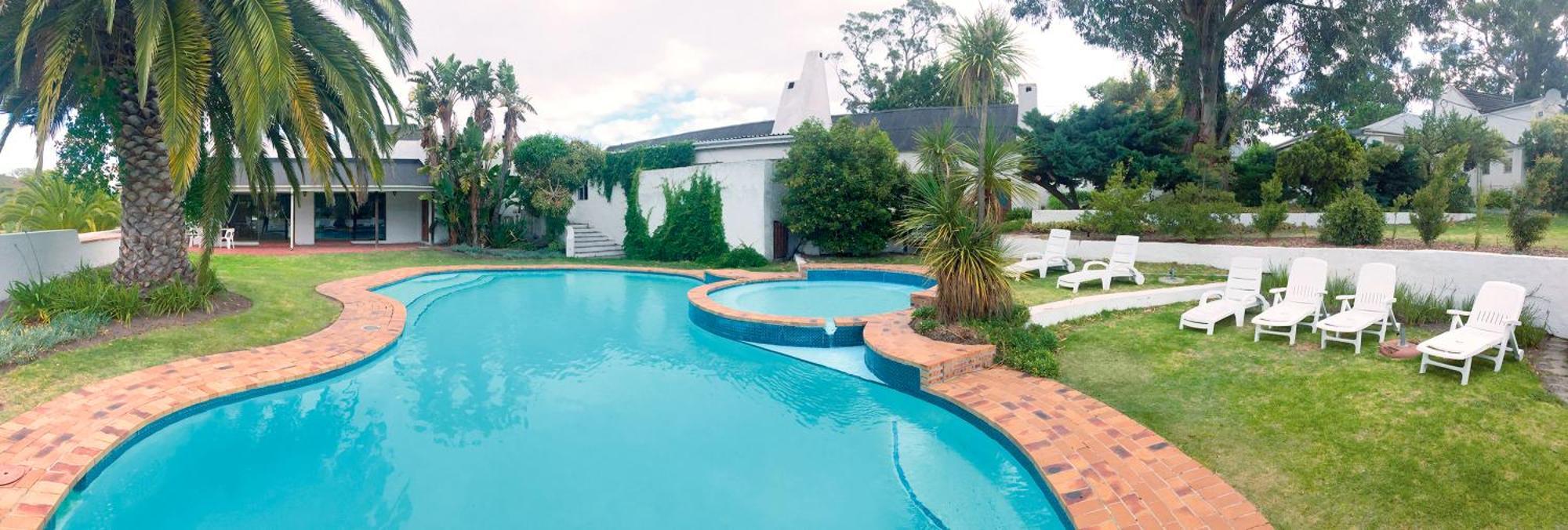 Houw Hoek Hotel Botrivier Bagian luar foto