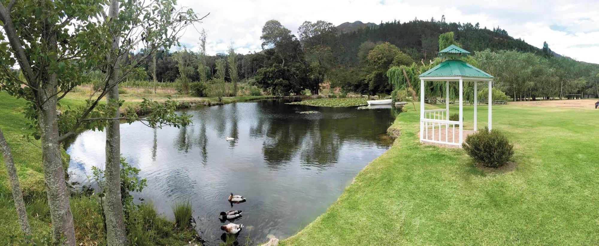 Houw Hoek Hotel Botrivier Bagian luar foto