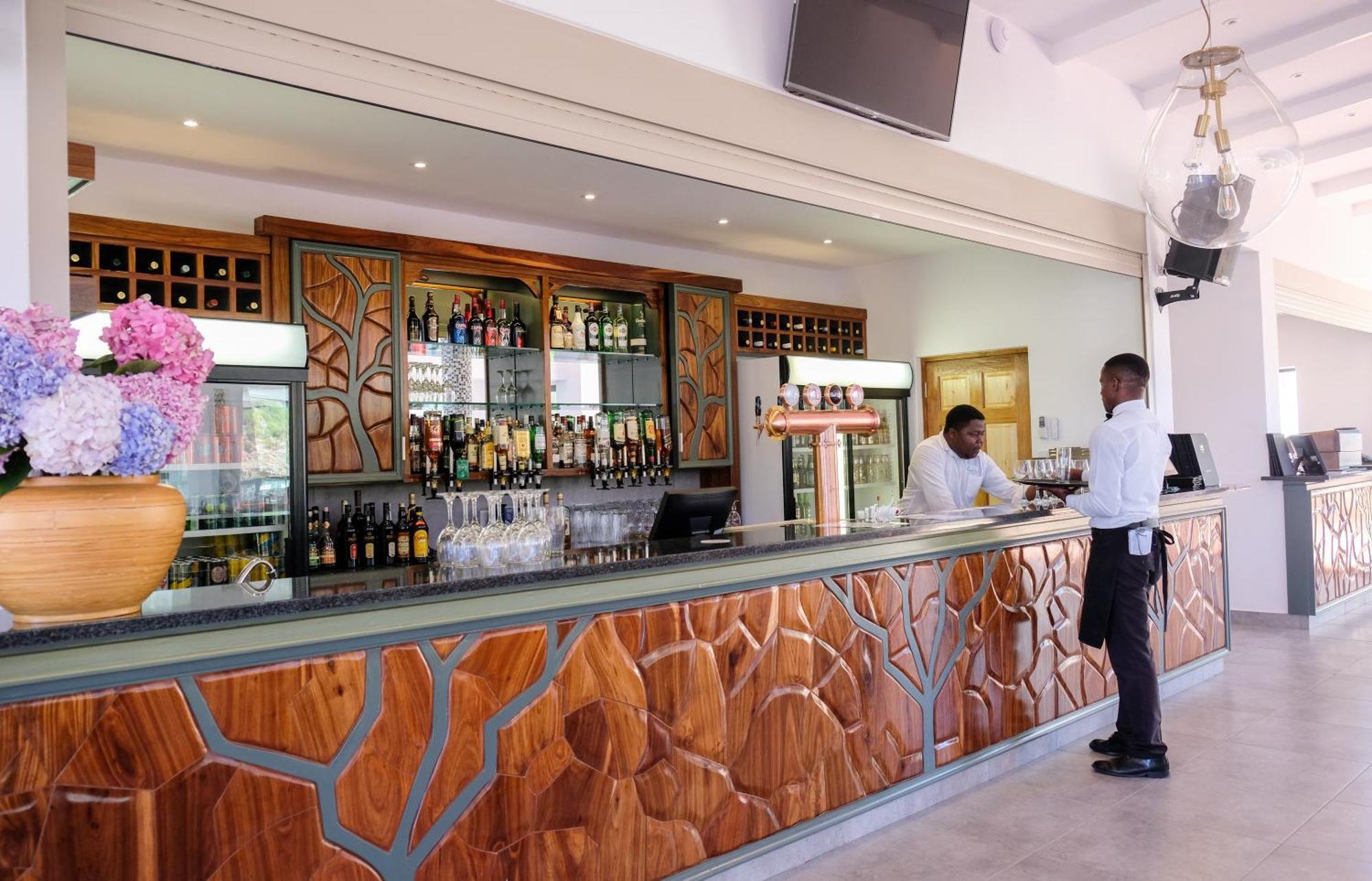Houw Hoek Hotel Botrivier Bagian luar foto