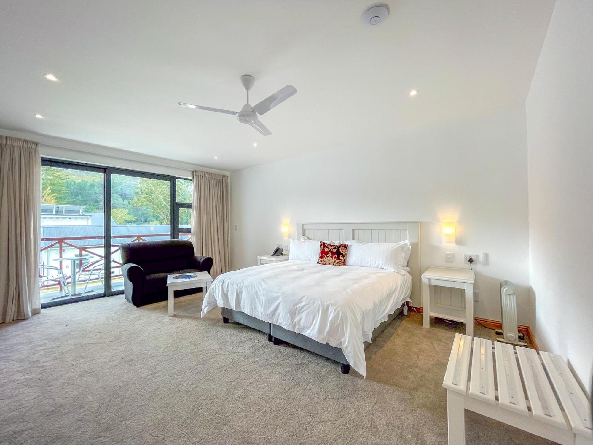 Houw Hoek Hotel Botrivier Bagian luar foto