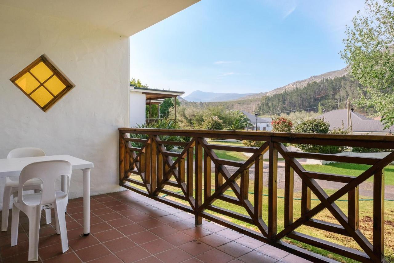 Houw Hoek Hotel Botrivier Bagian luar foto